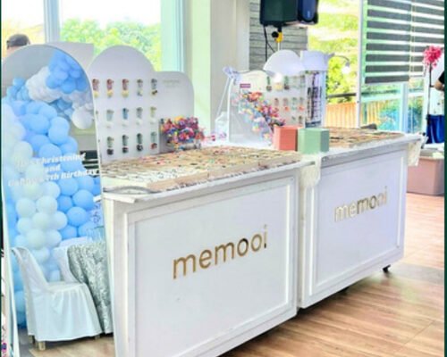 Studio souvenir bar with balloon backdrop